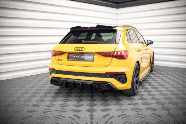 Takahelma Audi RS3 8Y-3